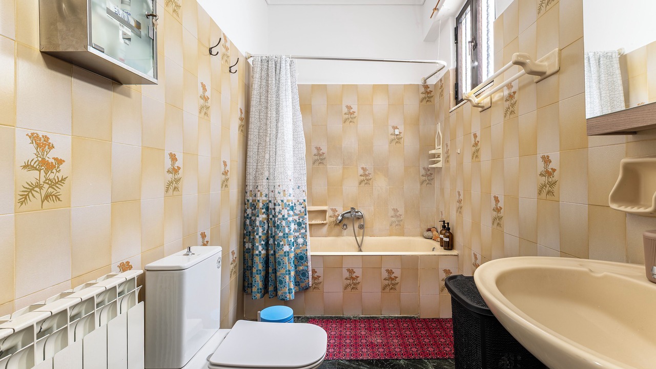 Photo of Bathroom in Dikaio