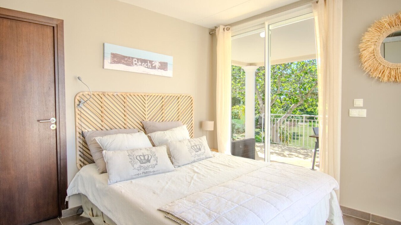 Photo of Bedroom in Sainte-Maxime - Saint-Tropez
