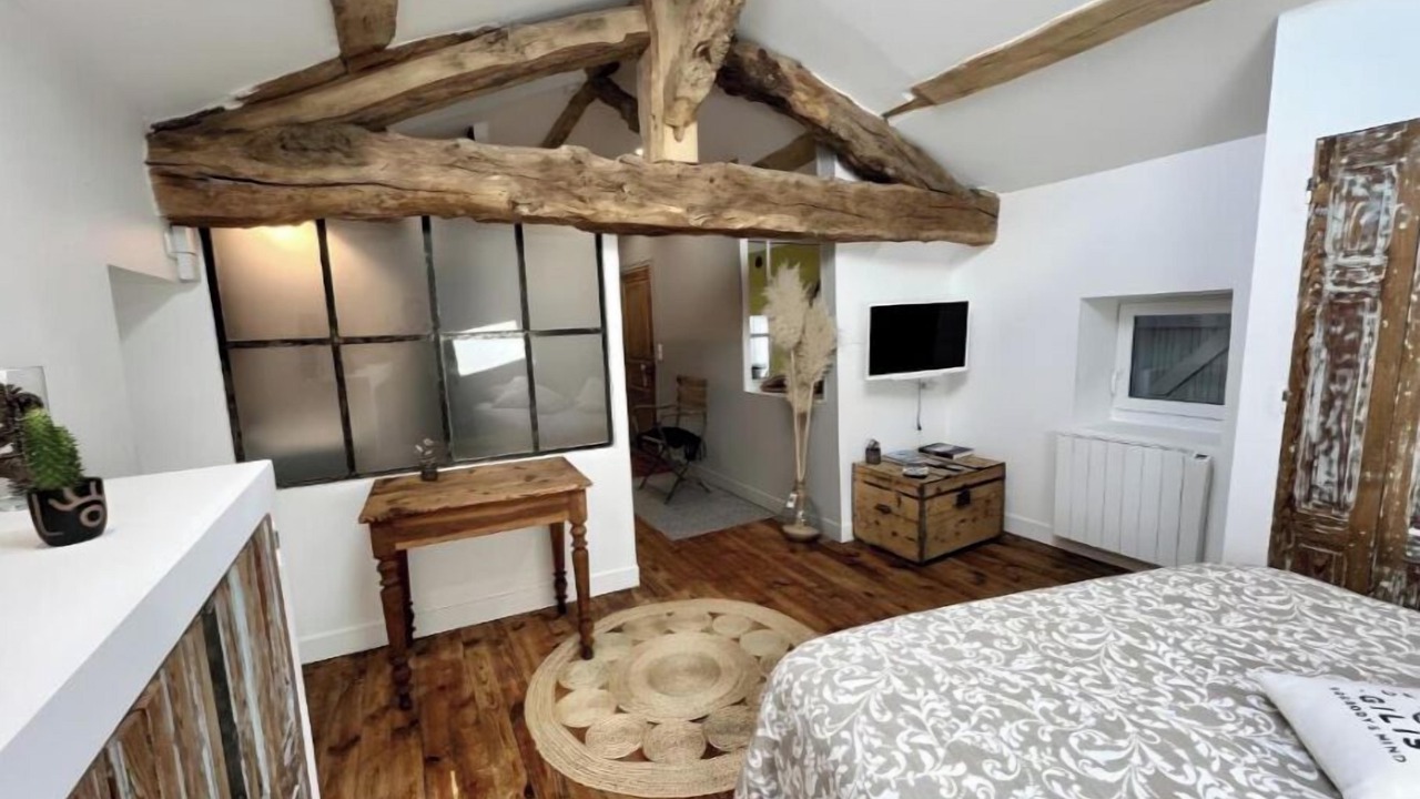Photo of Bedroom in Riom