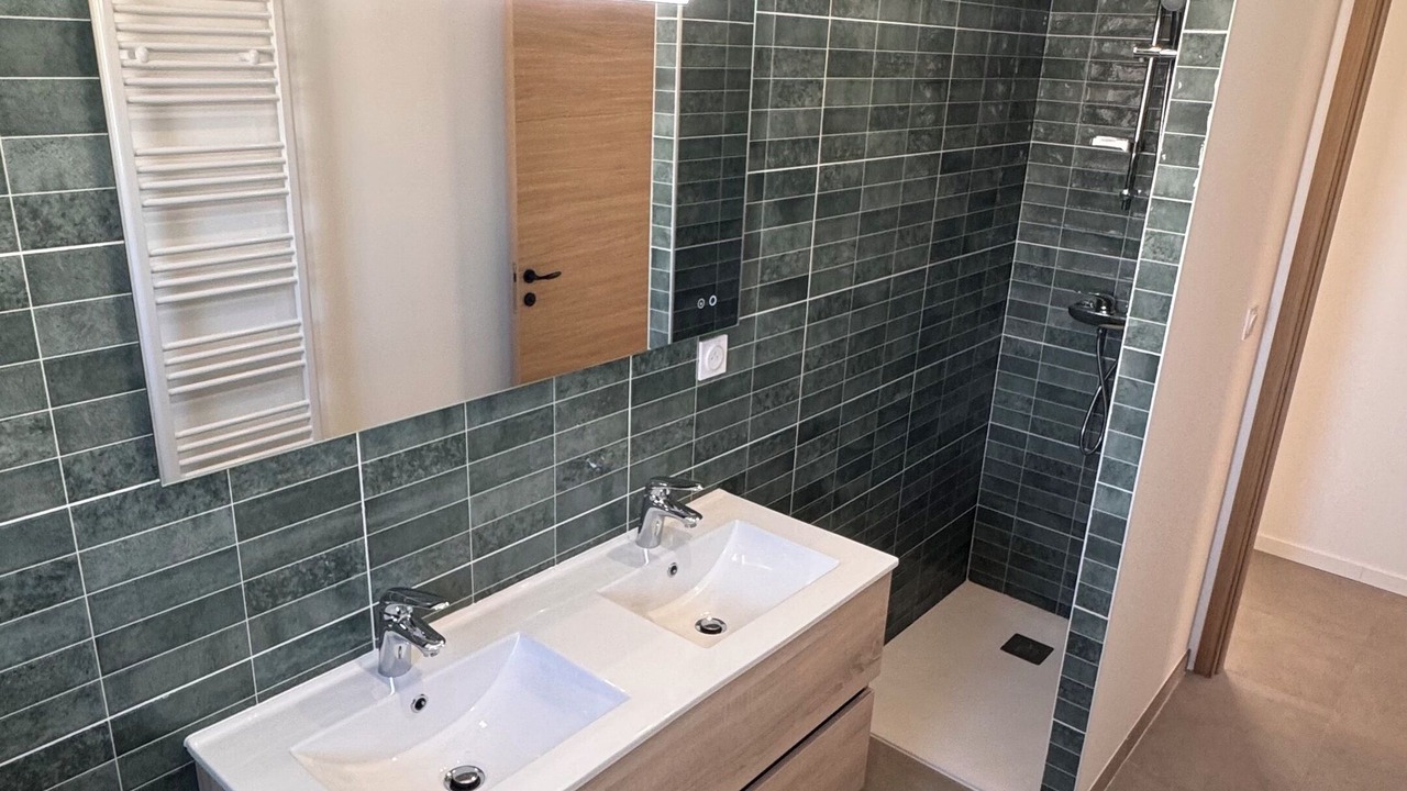 Photo of Bathroom in Allan