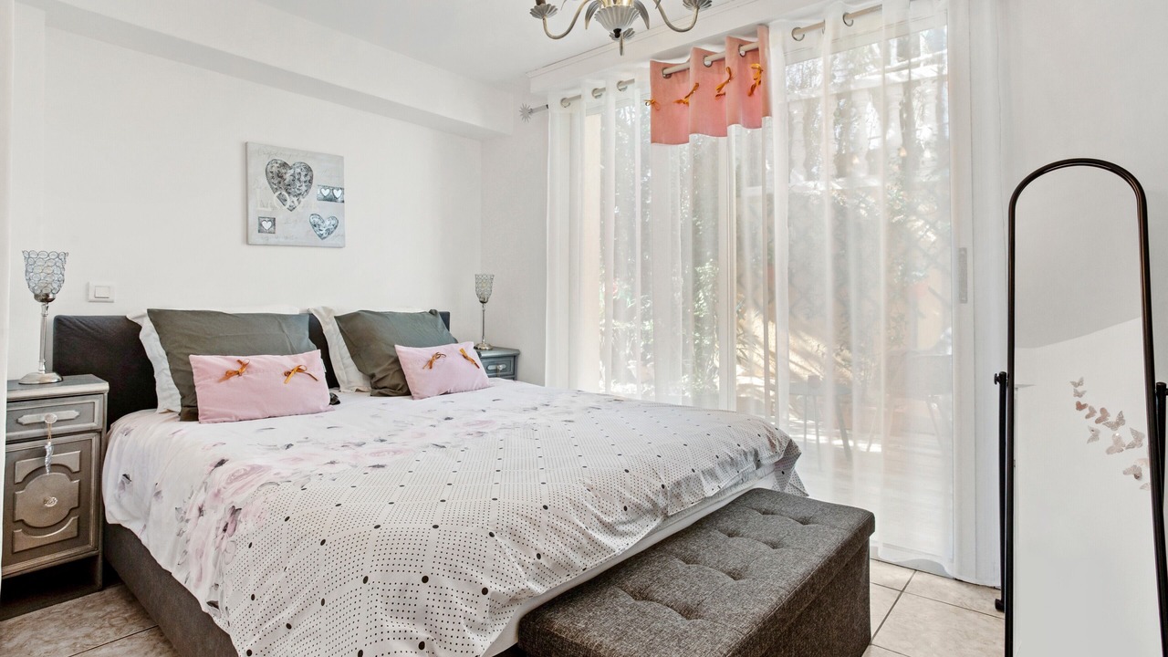 Photo of Bedroom in Tourves