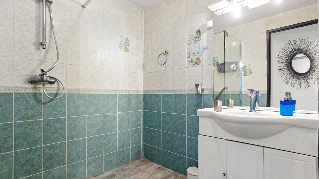 Photo of Bathroom in Tourves
