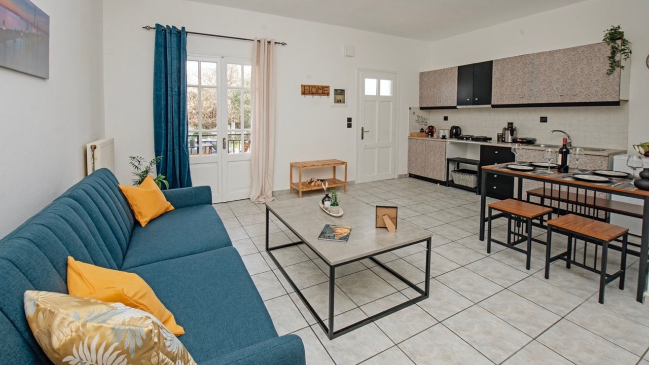Photo of Livingroom in Perama