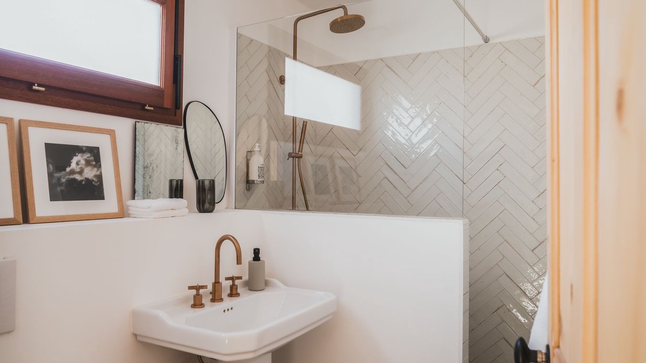 Photo of Bathroom in Velleron