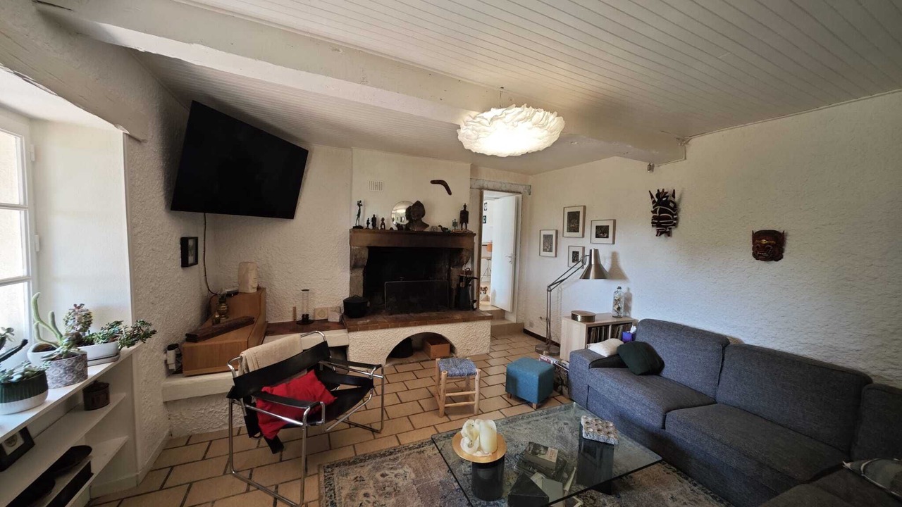 Photo of Livingroom in Saint-Haon-le-Vieux