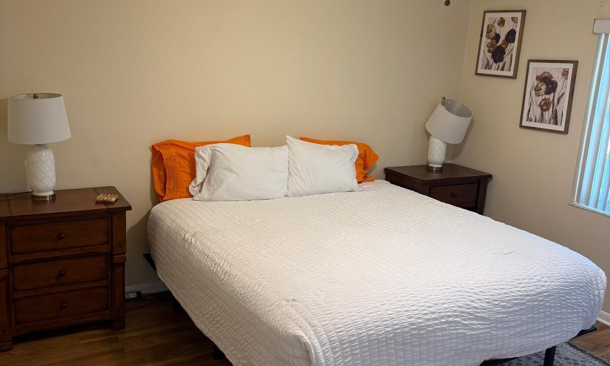 Photo of Bedroom in Cypress Gardens