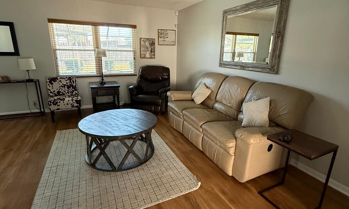 Photo of Livingroom in Cypress Gardens