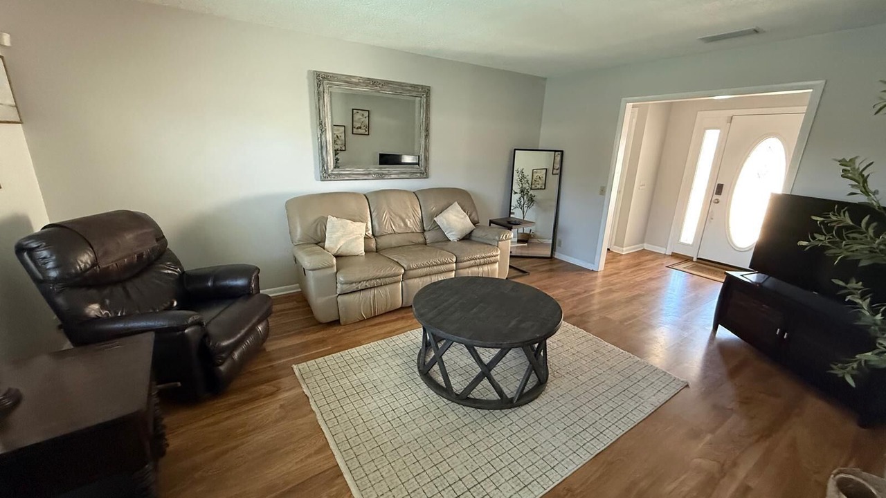 Photo of Livingroom in Cypress Gardens
