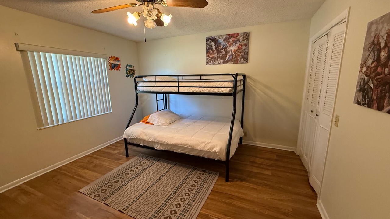 Photo of Bedroom in Cypress Gardens
