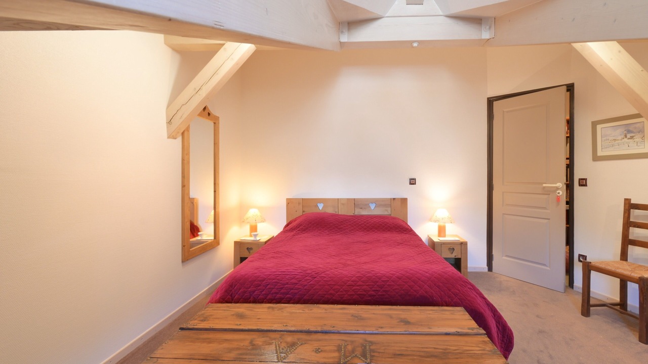 Photo of Bedroom in Thones