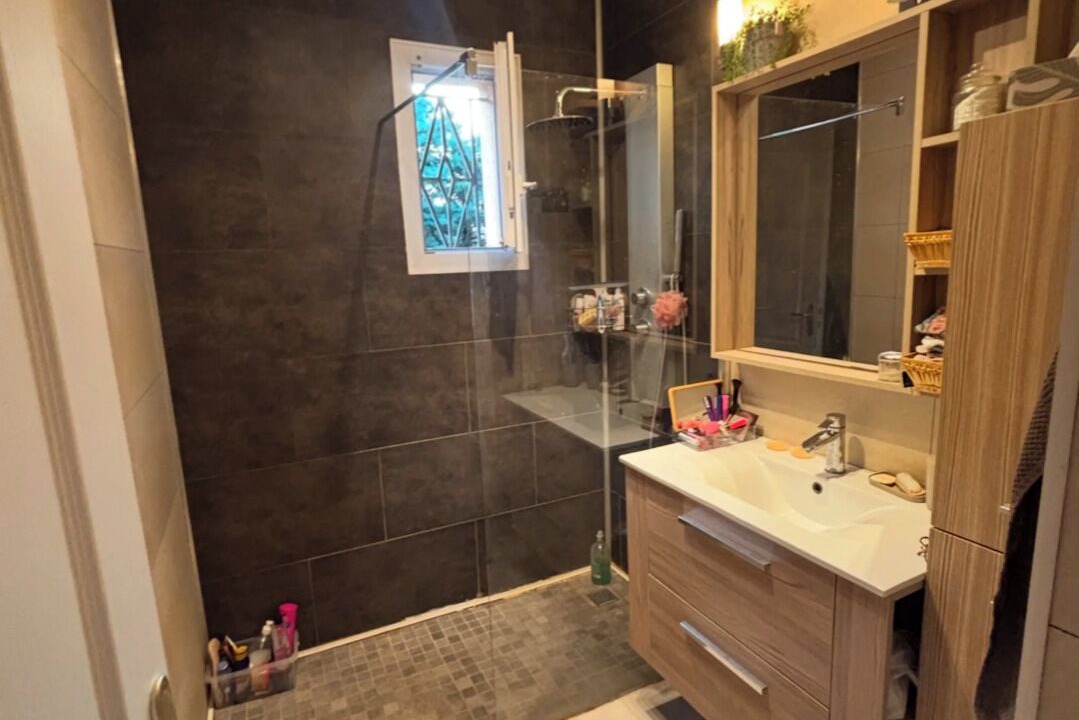 Photo of Bathroom in Carnoules