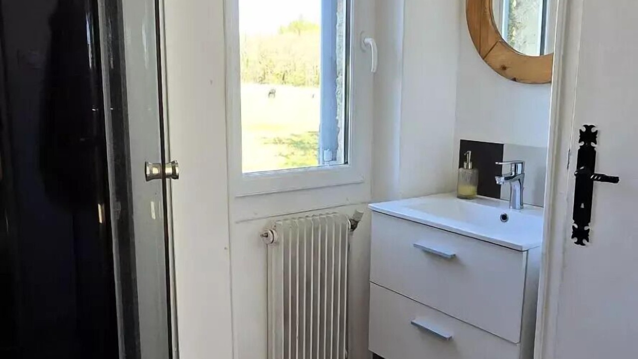 Photo of Bathroom in Saint-Laurent-du-Verdon