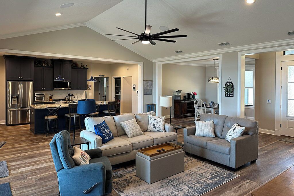 Photo of Livingroom in Winter Haven