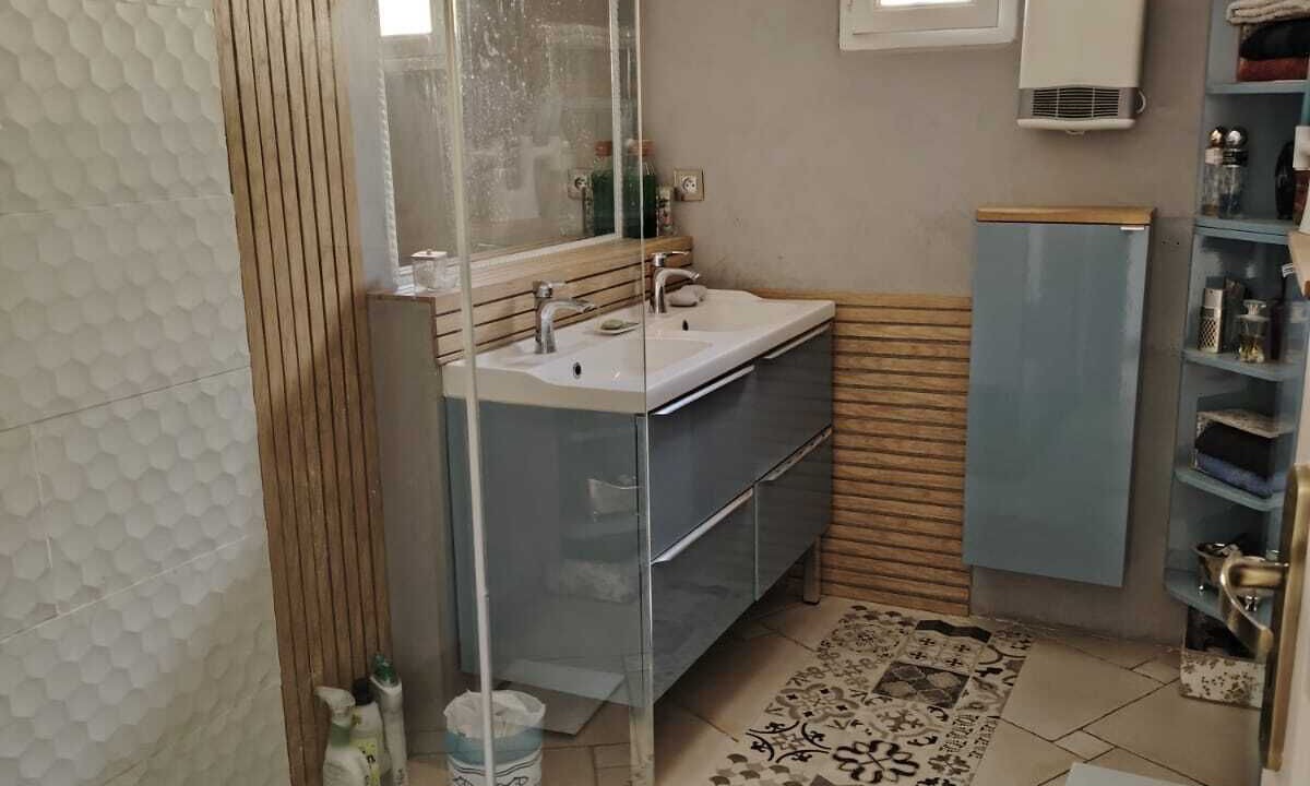 Photo of Bathroom in Cuers