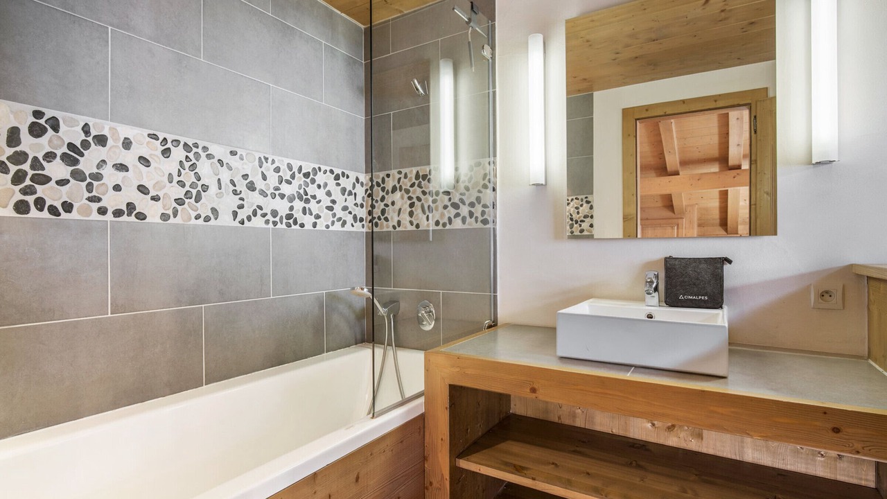 Photo of Bathroom in Saint-Nicolas-de-Veroce