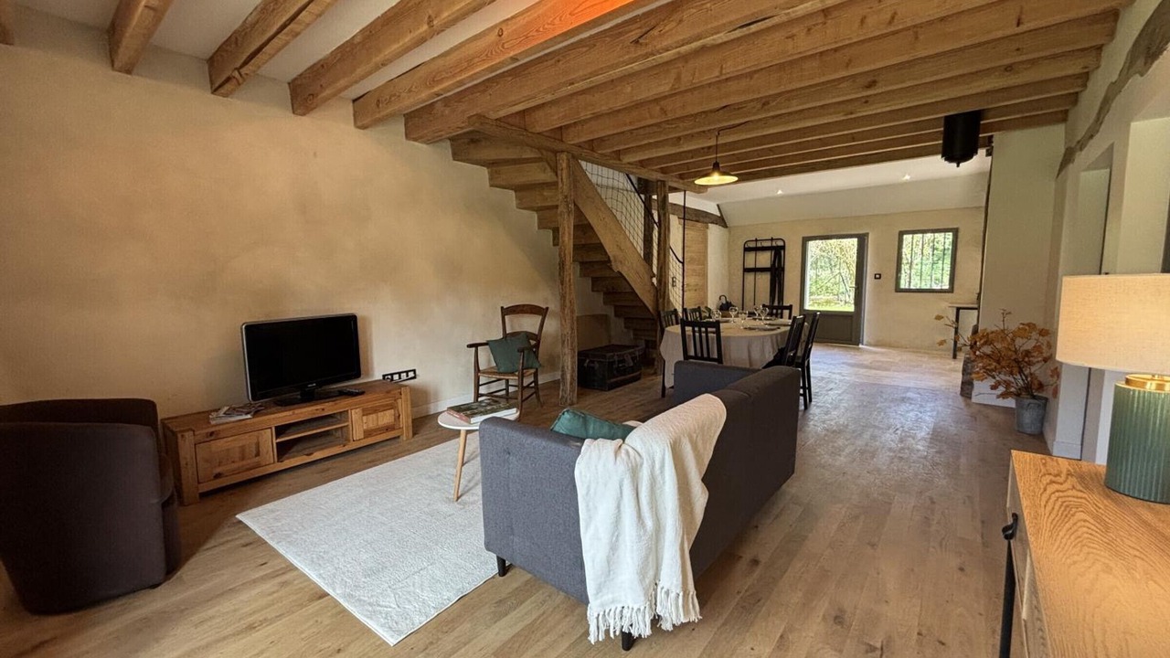 Photo of Livingroom in Thiel-sur-Acolin