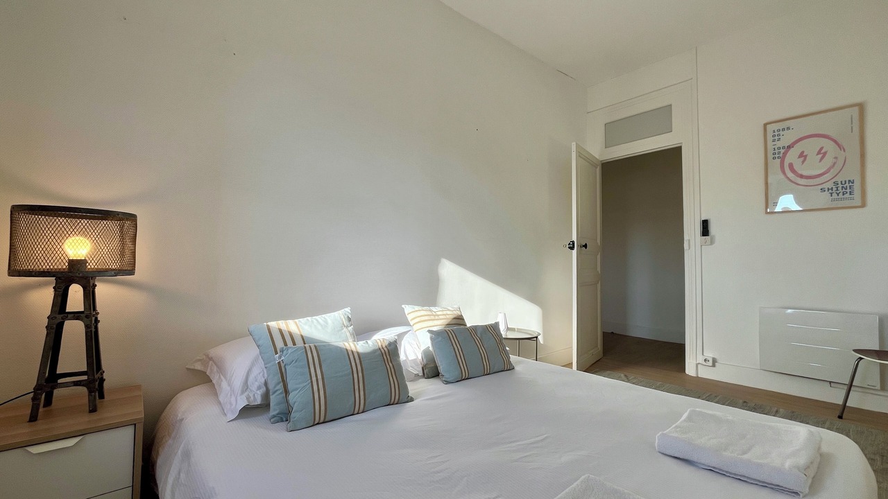 Photo of Bedroom in Valence