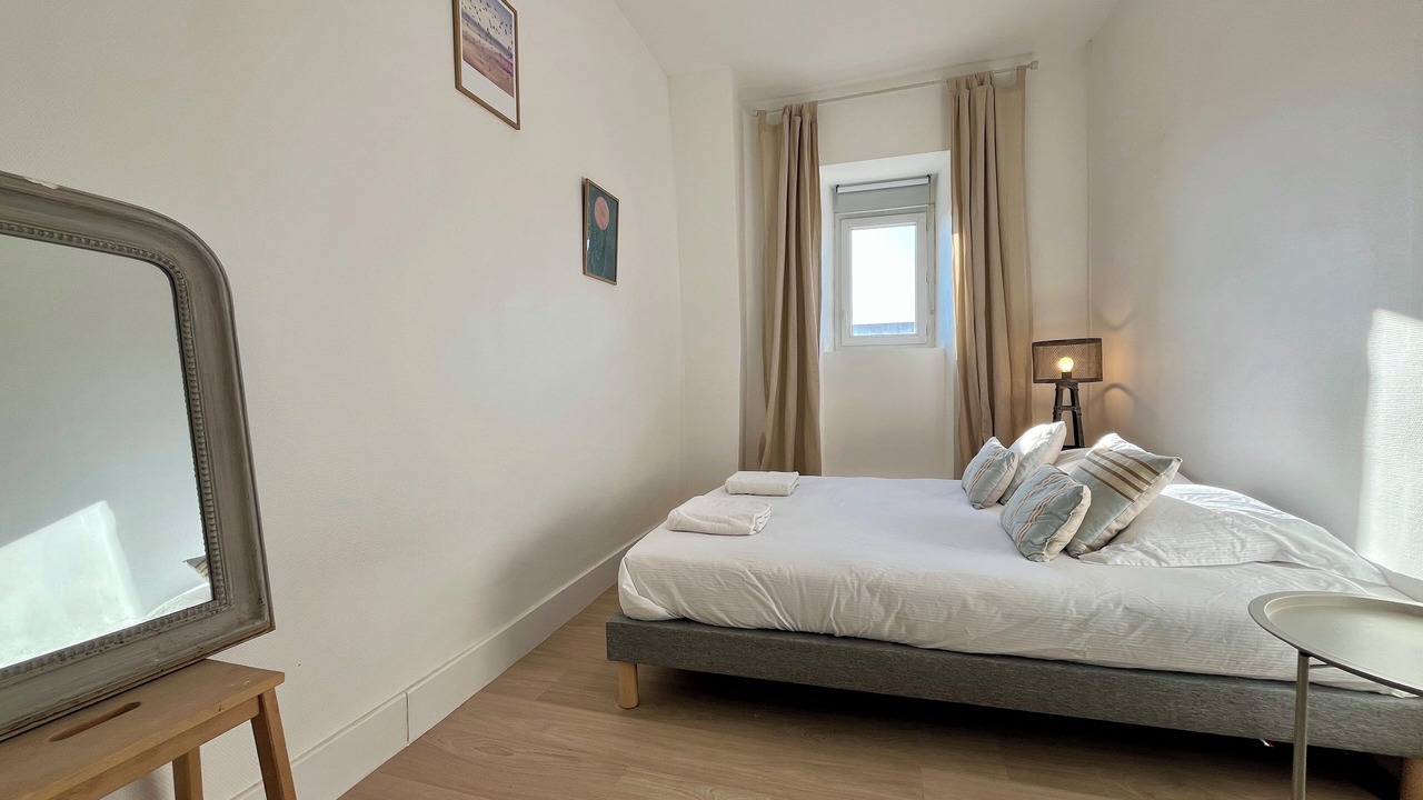Photo of Bedroom in Valence