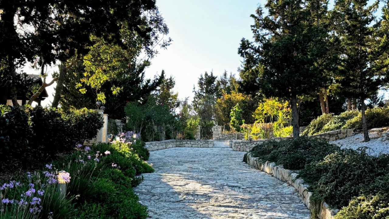 Photo of Outdoor in Douliana