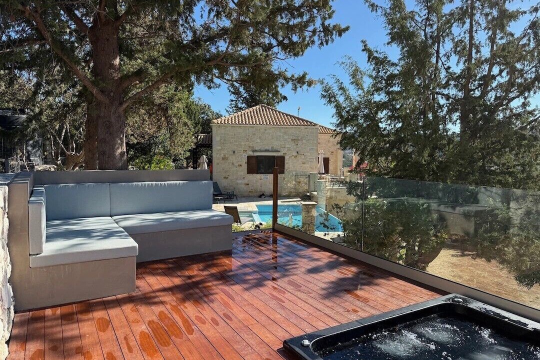 Photo of Patio Balcony in Douliana