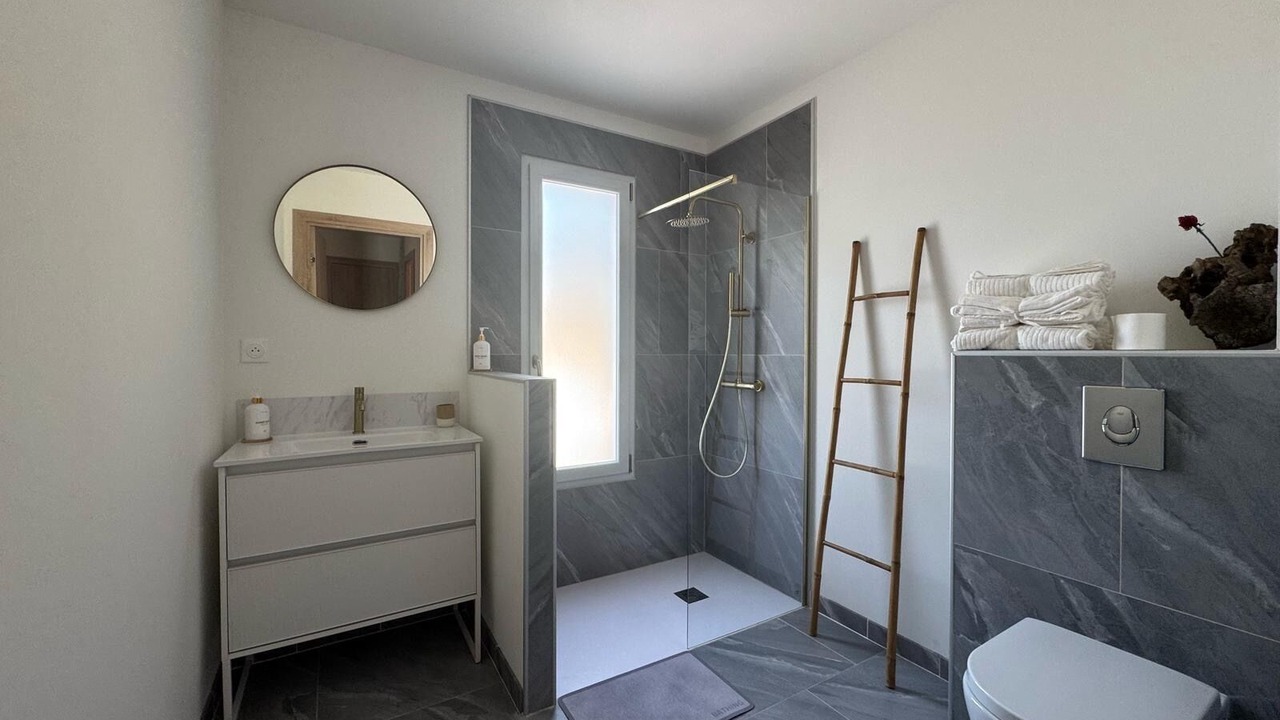 Photo of Bathroom in Varages