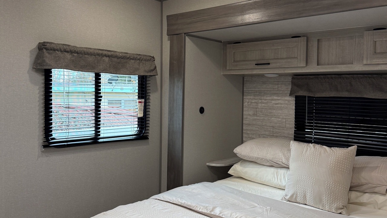 Photo of Bedroom in Oak Ridge