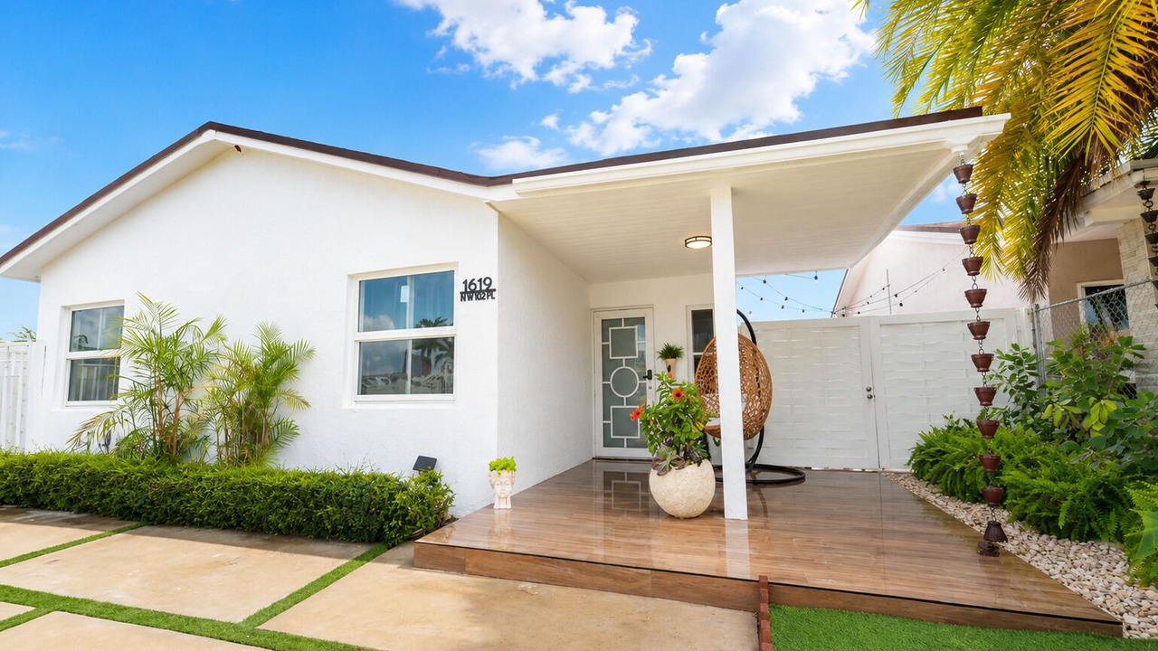 Photo of Outdoor in Tamiami