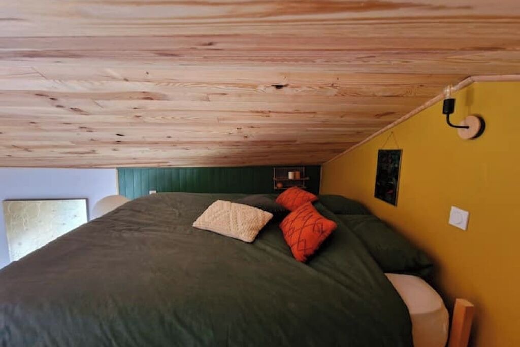 Photo of Bedroom in Entrecasteaux