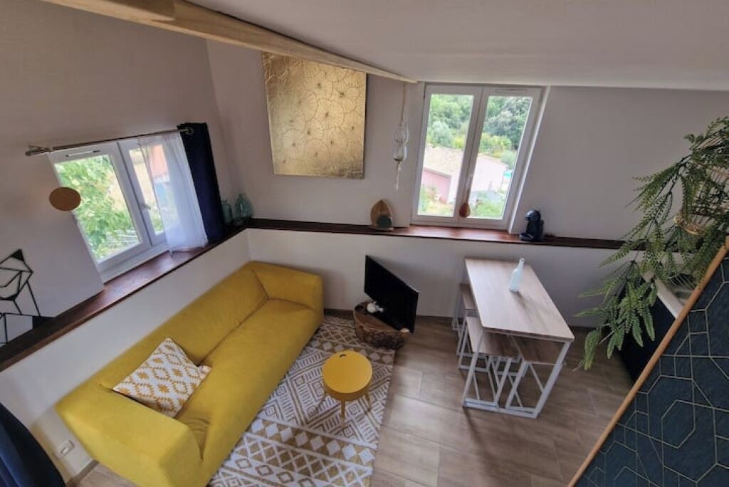 Photo of Livingroom in Entrecasteaux