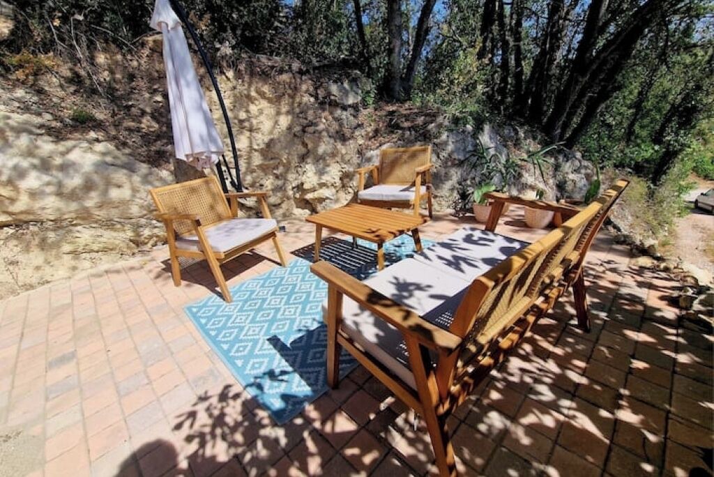 Photo of Patio Balcony in Entrecasteaux