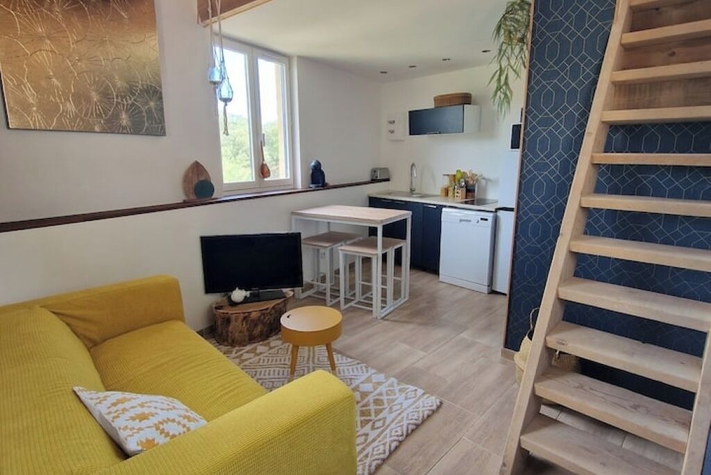 Photo of Livingroom in Entrecasteaux