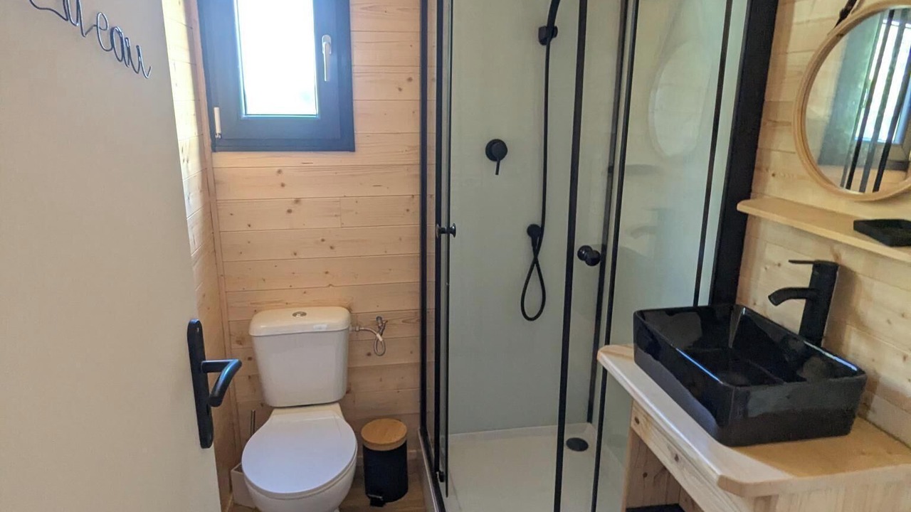 Photo of Bathroom in Commentry