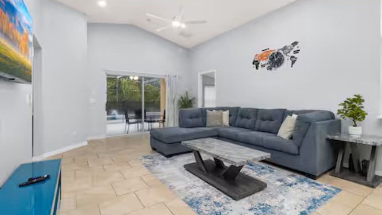 Photo of Livingroom in Sandy Ridge