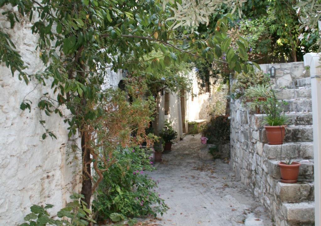 Photo of Others in Douliana