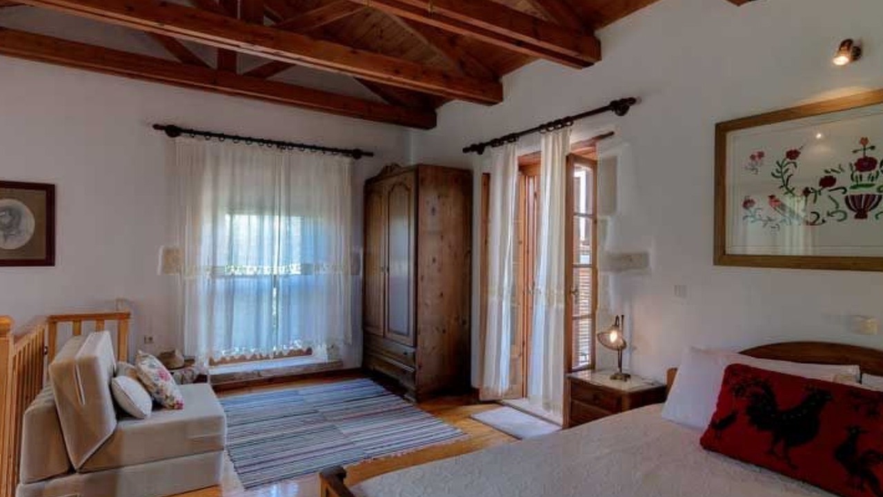 Photo of Bedroom in Douliana