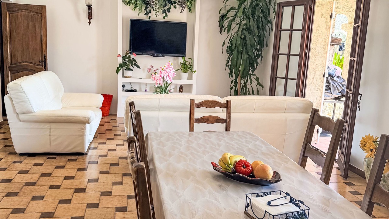 Photo of Livingroom in Cabasse