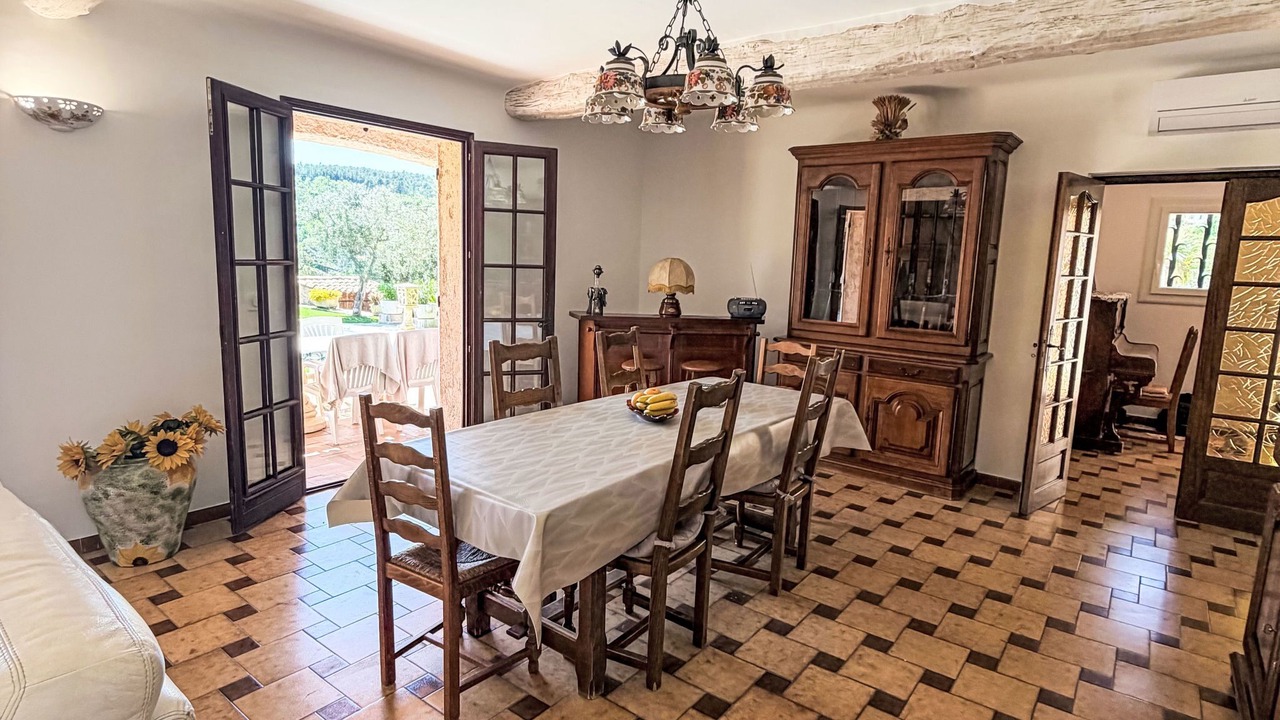 Photo of Livingroom in Cabasse