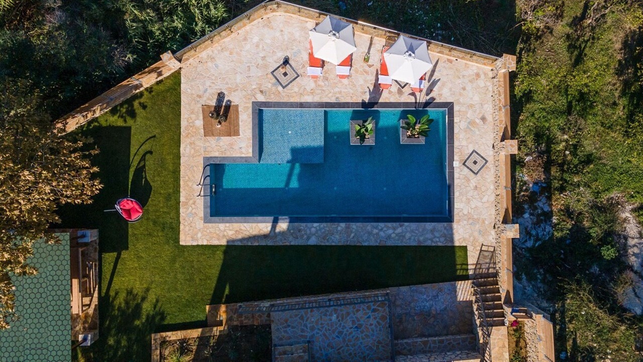 Photo of Outdoor in Neromilos
