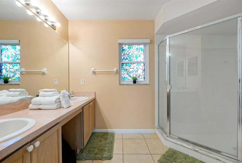Photo of Bathroom in Crescent Lakes
