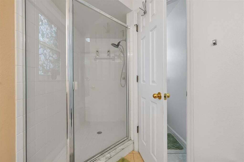 Photo of Bathroom in Crescent Lakes