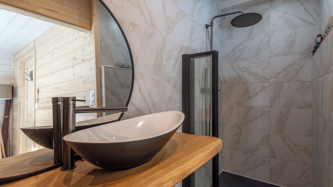 Photo of Bathroom in Thones