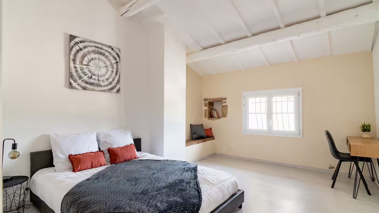 Photo of Bedroom in La Baume-de-Transit