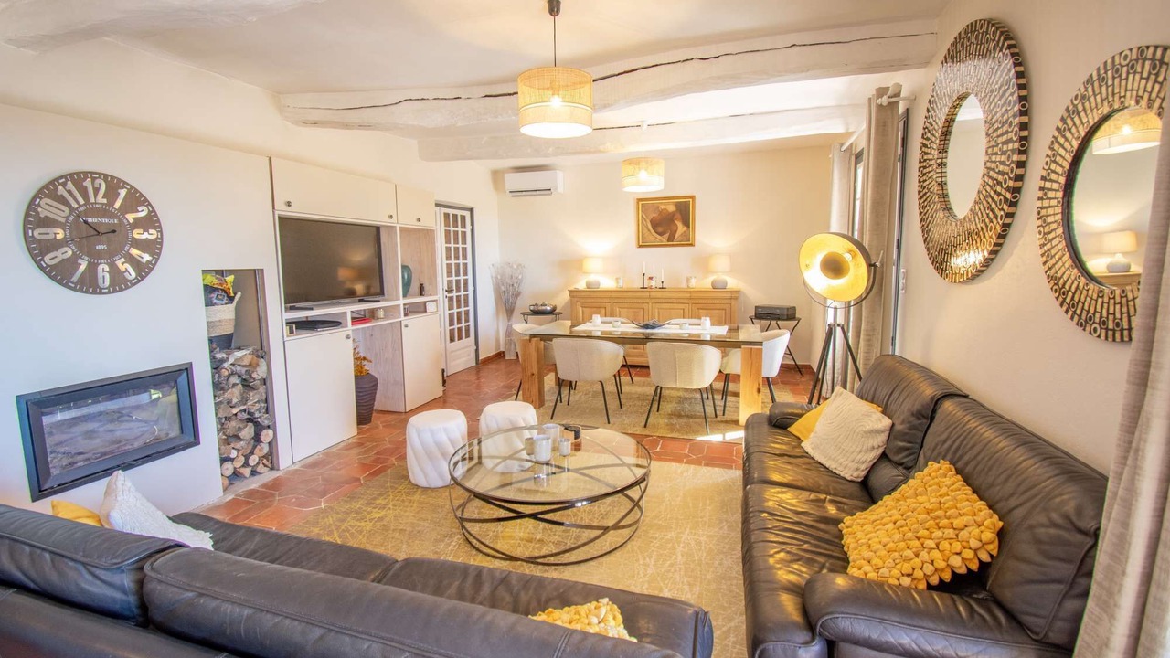 Photo of Livingroom in Saint-Paul-en-Foret