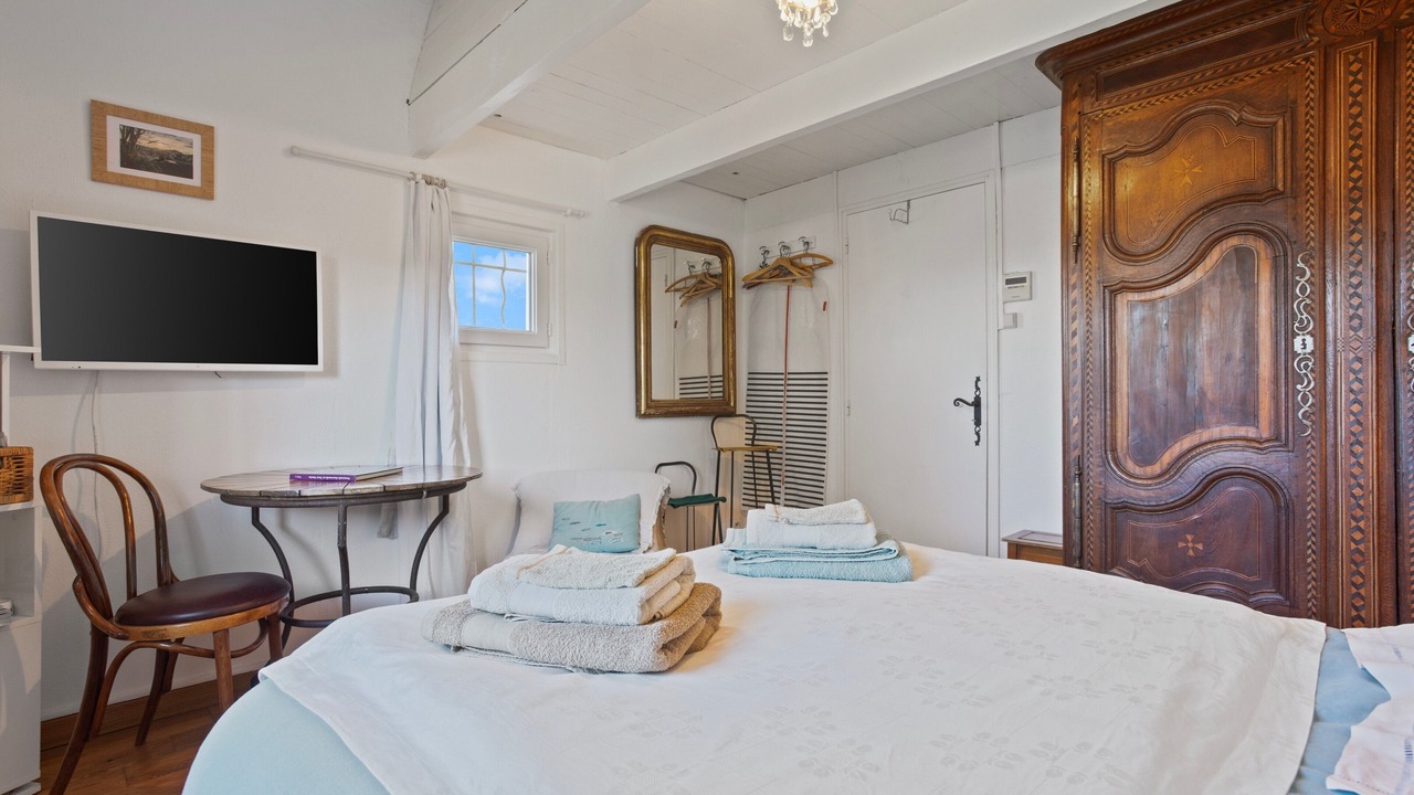 Photo of Bedroom in Pierrefeu-du-Var