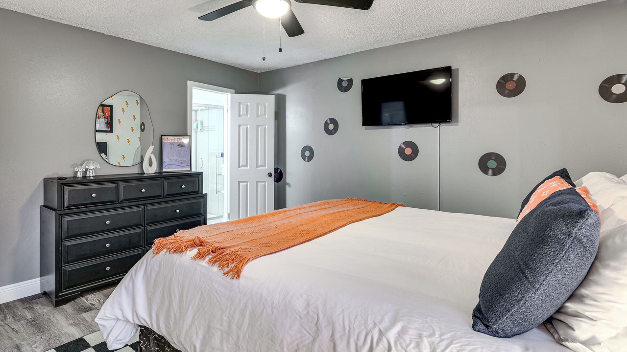 Photo of Bedroom in Jan Phyl Village