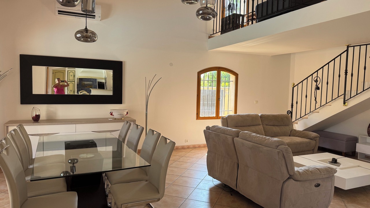 Photo of Livingroom in Saint-Cyr-sur-Mer