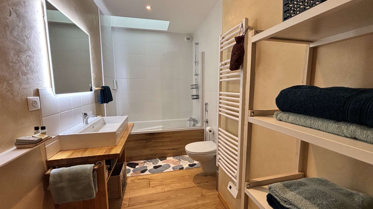 Photo of Bathroom in Volvic
