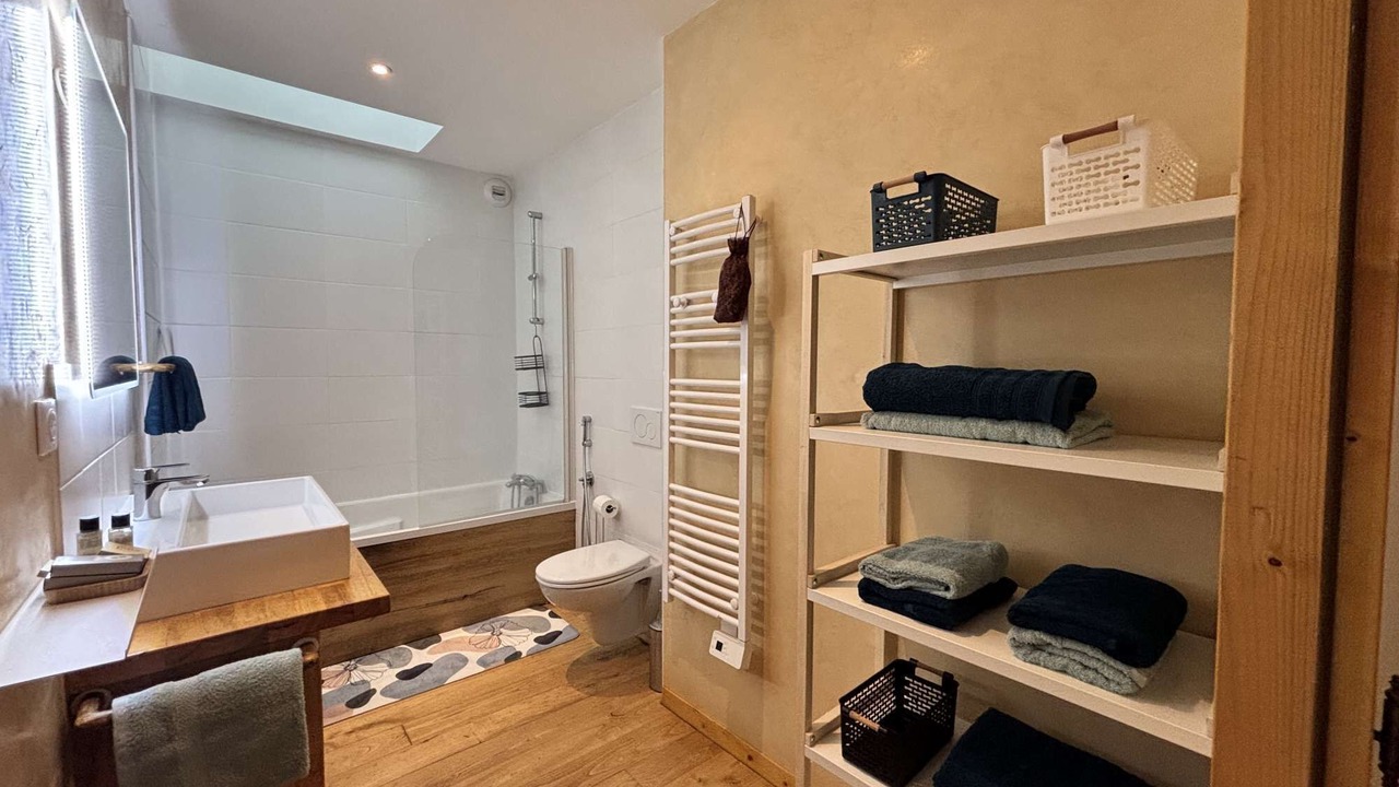 Photo of Bathroom in Volvic