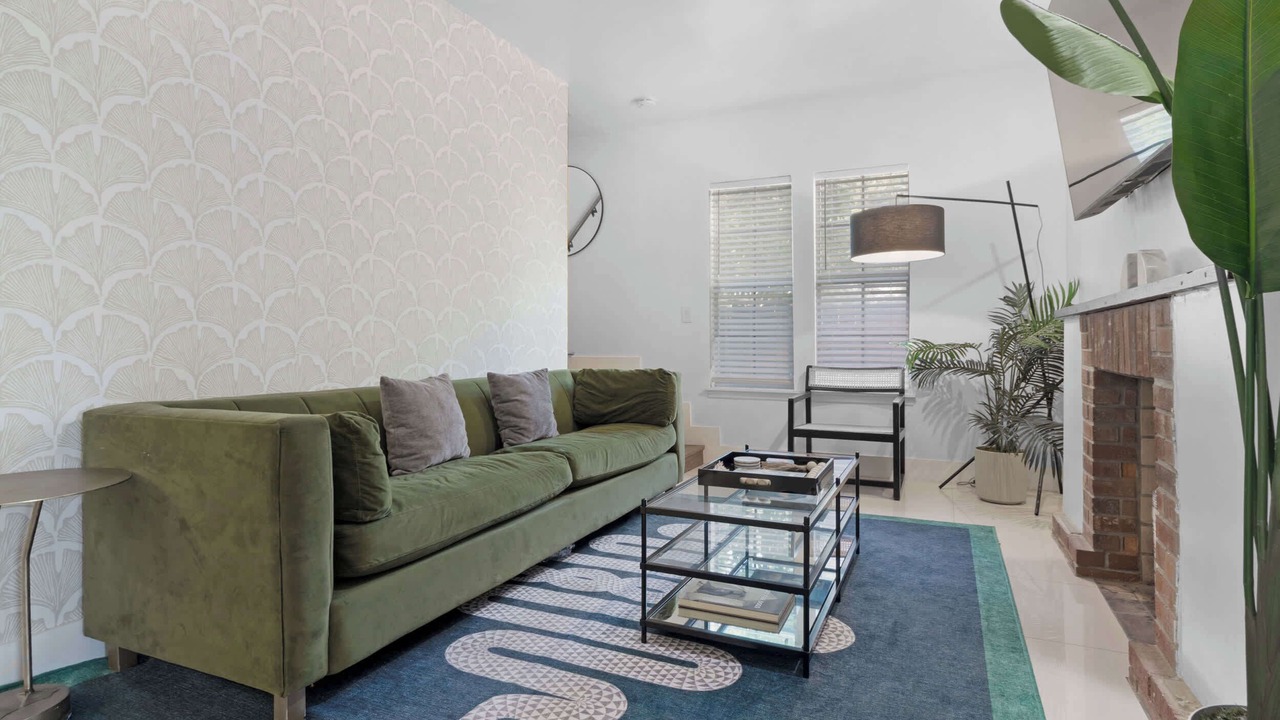 Photo of Livingroom in Midtown