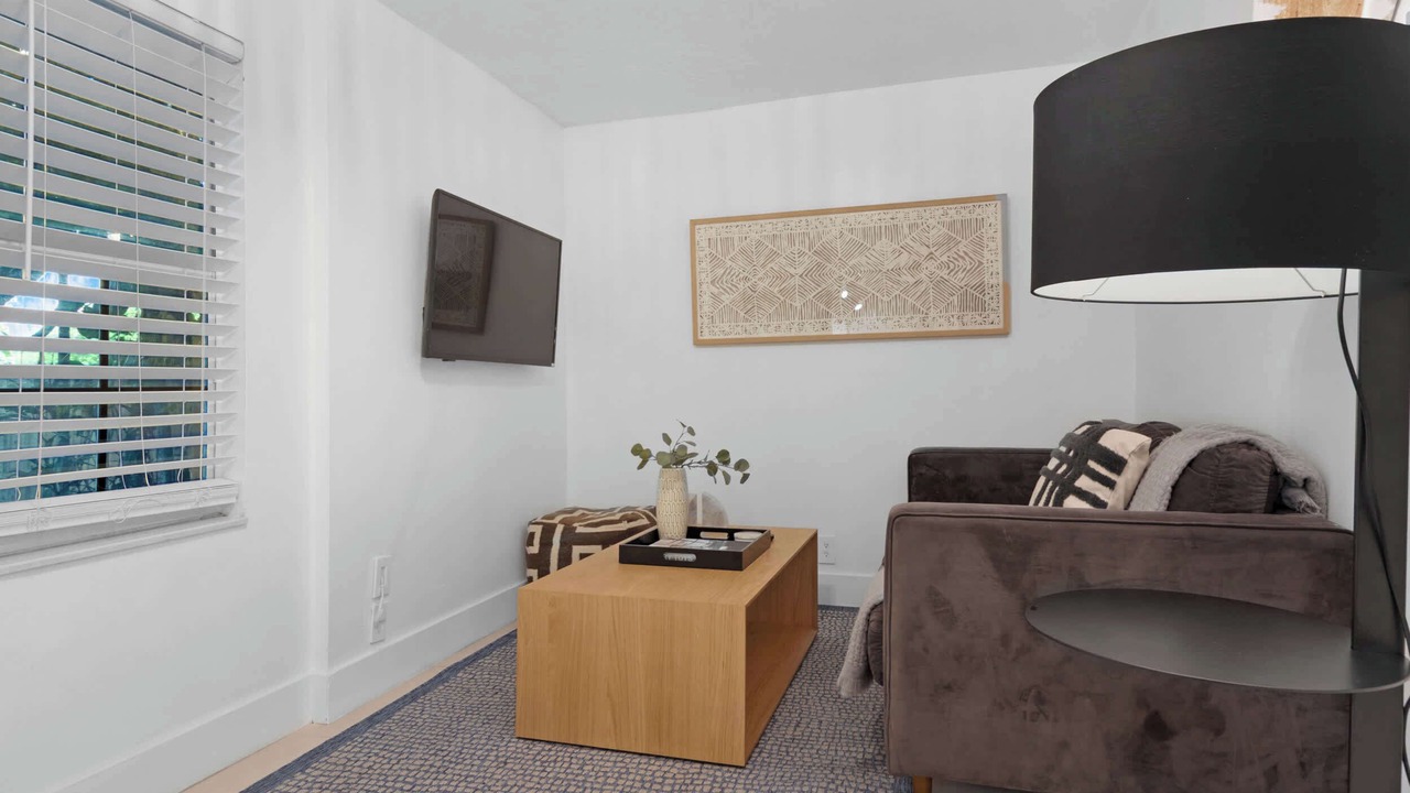 Photo of Livingroom in Midtown